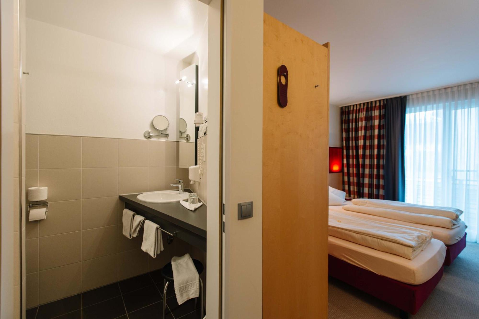Landhotel Gasthof Drexler Gbr Fuerstenfeldbruck Exteriör bild